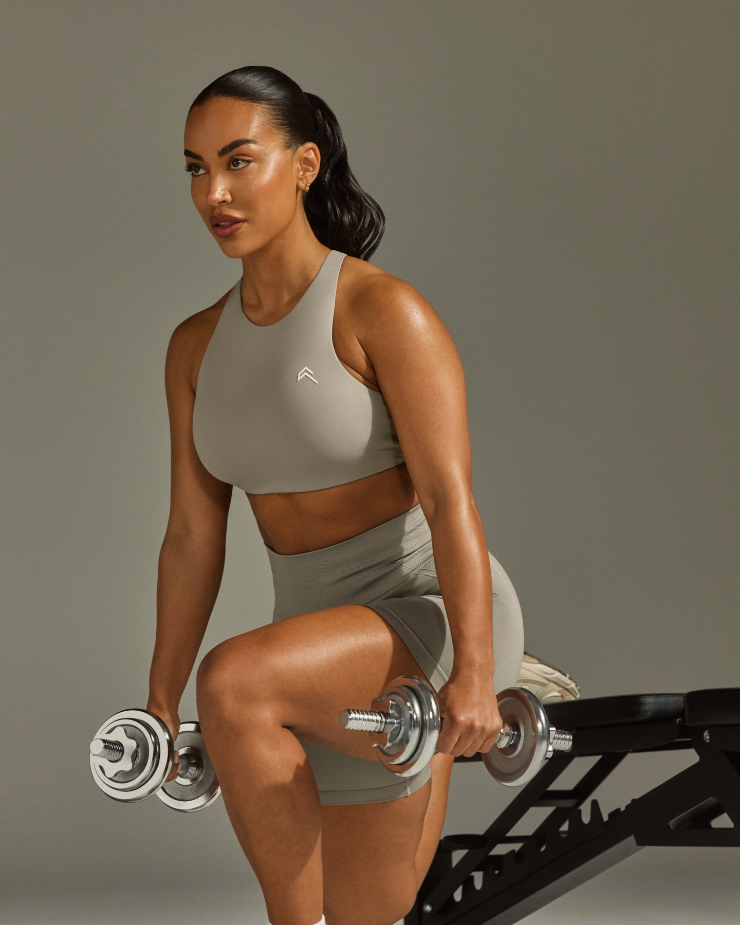 EasyLift™ High Neck Sports Bra | Warm Sand