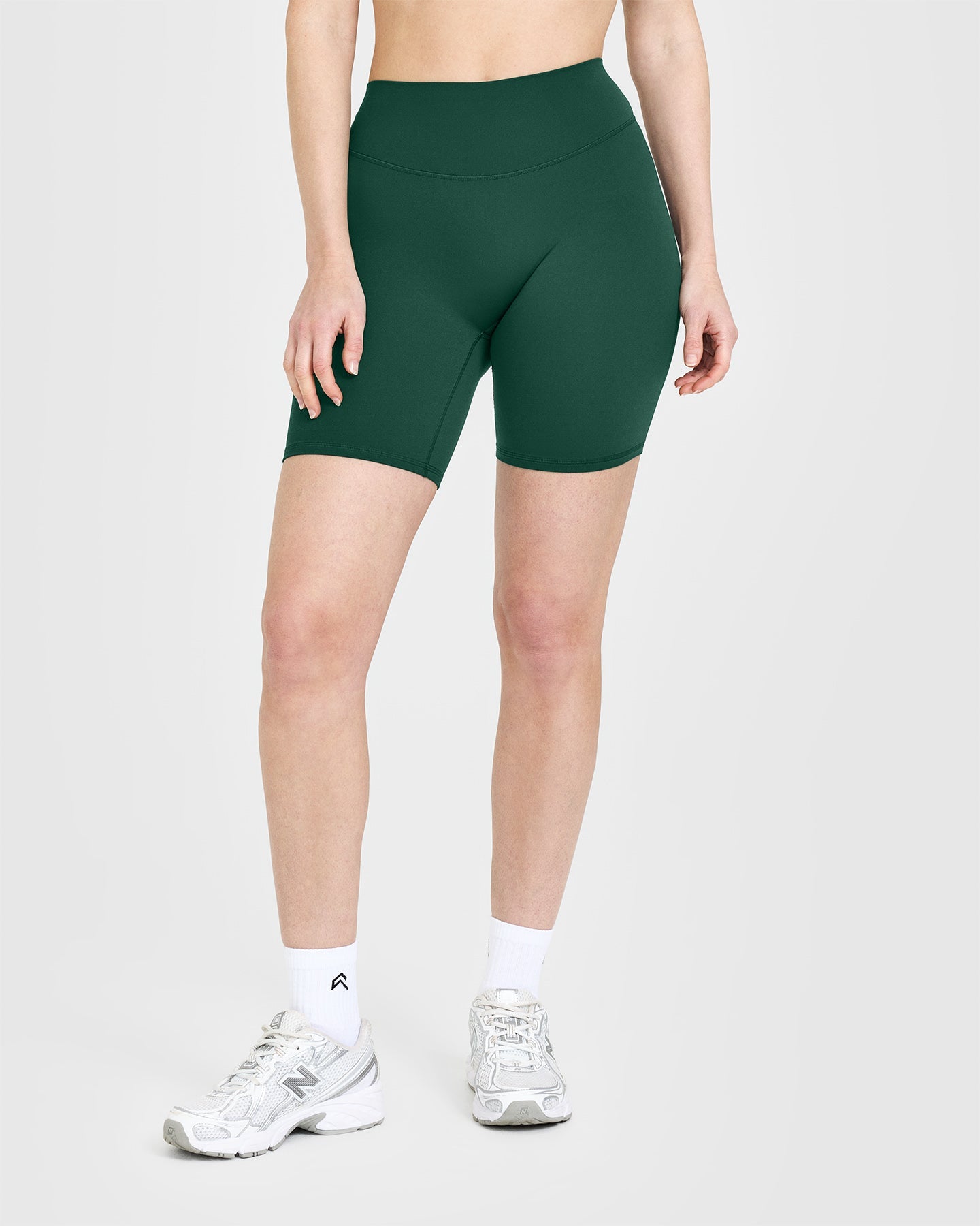 SoftMotion™ Cycling Shorts 8" | Dark Racing Green