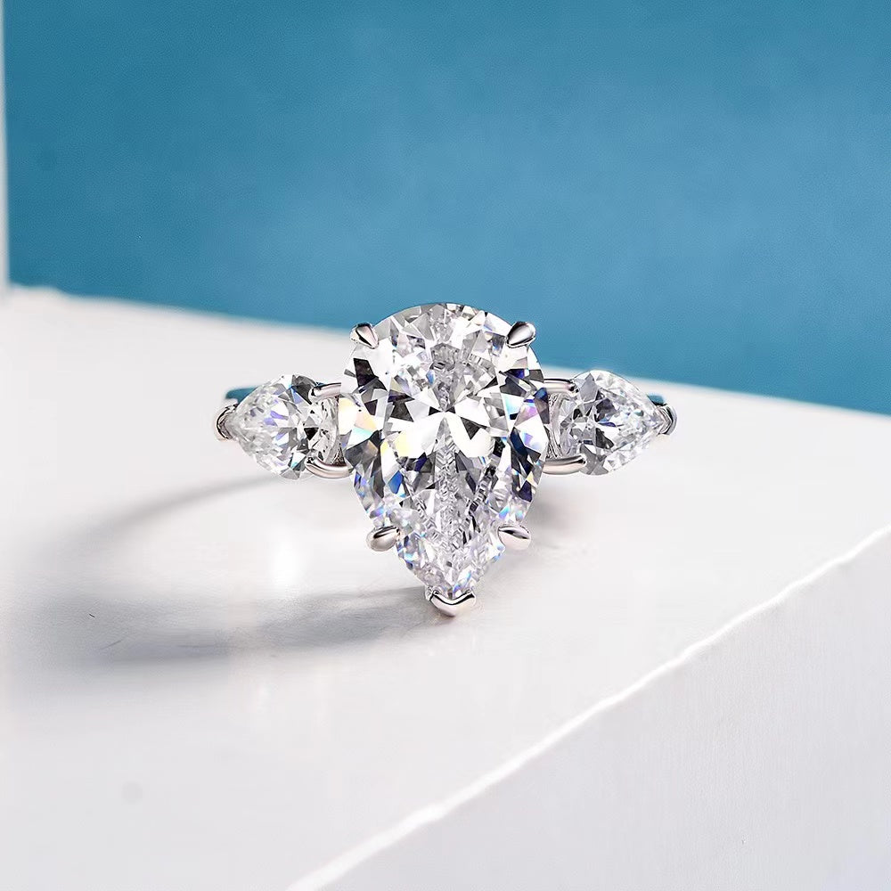 OLIVIA RING